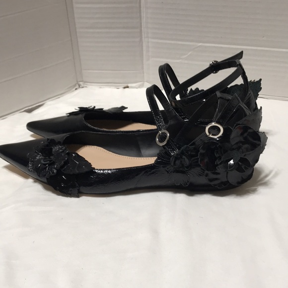 Zara Basic flower adorned pointy toe leather flats. NWOT - Picture 2 of 6
